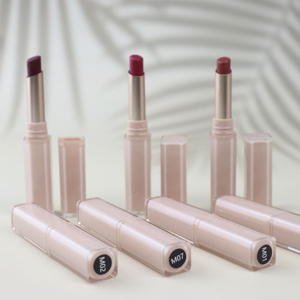 9 Colors Of Moisturizing Lipstick And 8 Colors Of Matte Lipstick