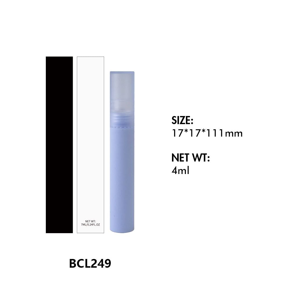 Tubos vacíos de lápiz labial líquido y brillo labial 01