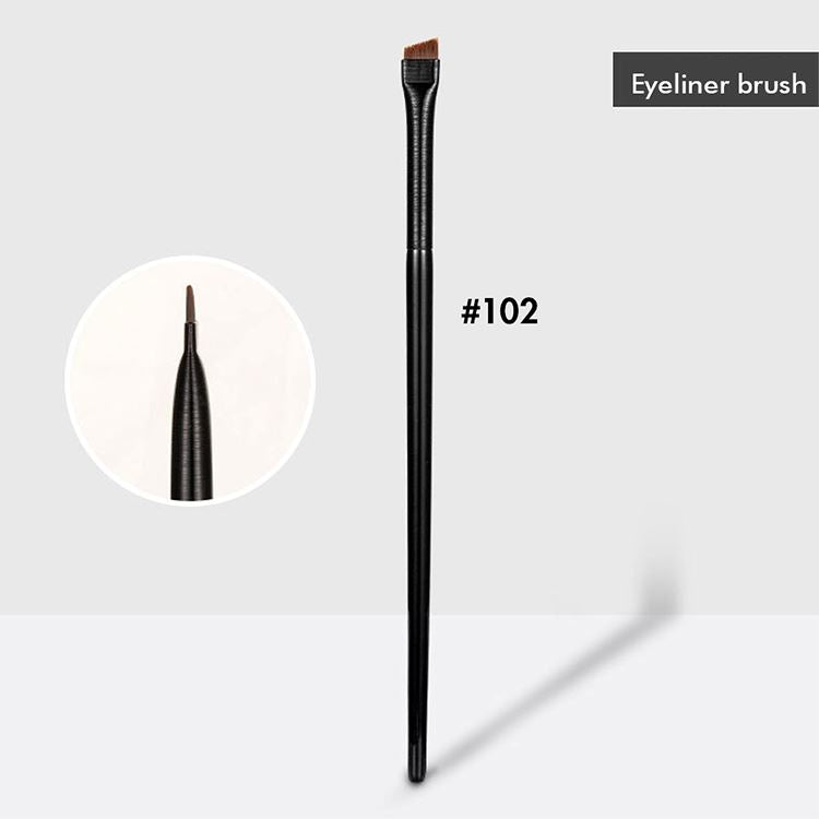 Blade eyeliner brush or eyebrow brush