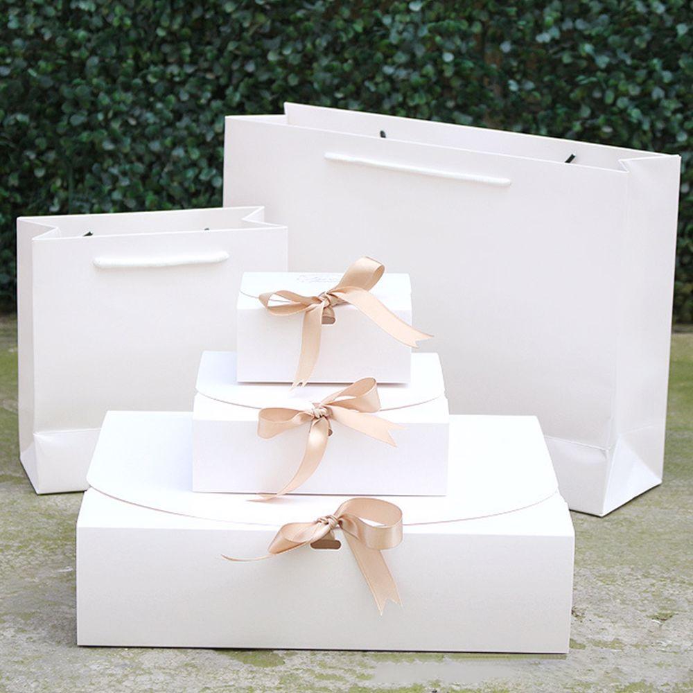 Caja de regalo plegable de 4 colores con bolsa de mano (mediana)