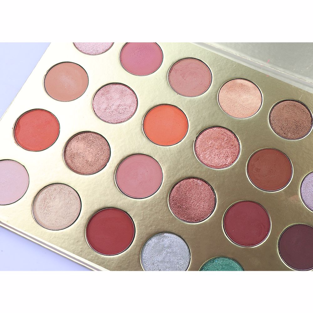Paleta de sombras de ojos doradas de 24 colores