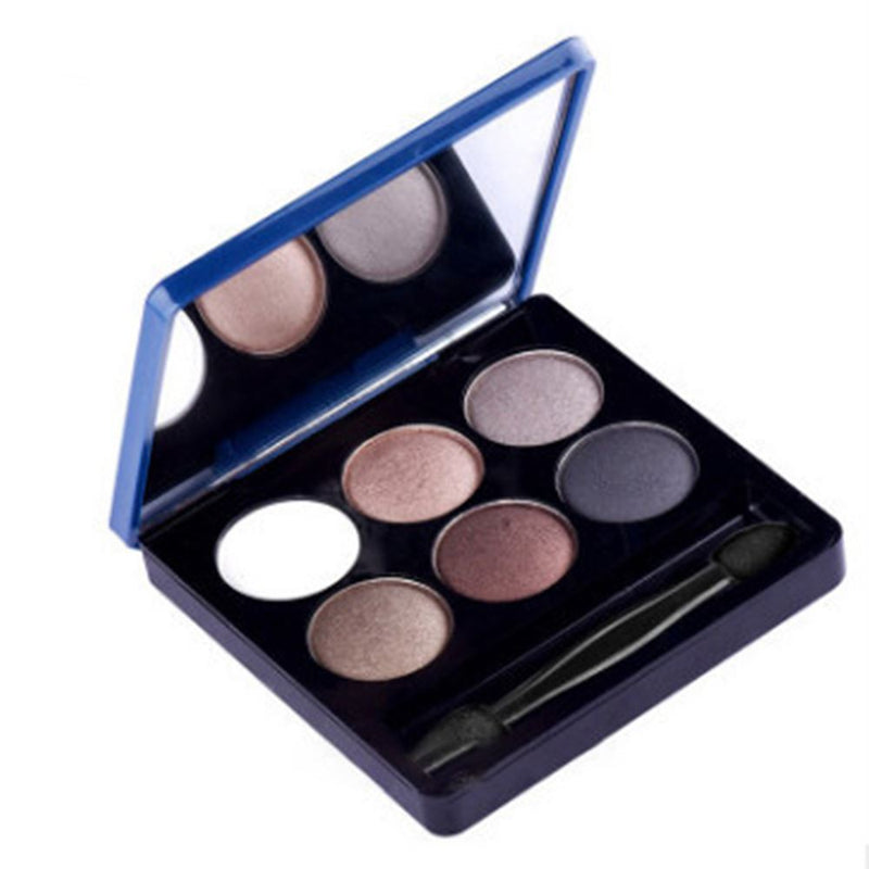 Paleta de sombras de ojos en color crema ahumado mate / brillo