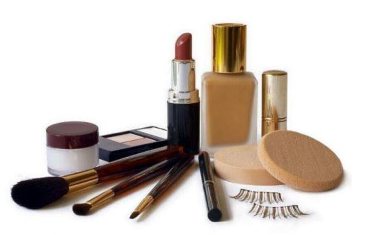 Ways to Earn Money From Makeup