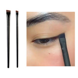 Blade eyeliner brush or eyebrow brush